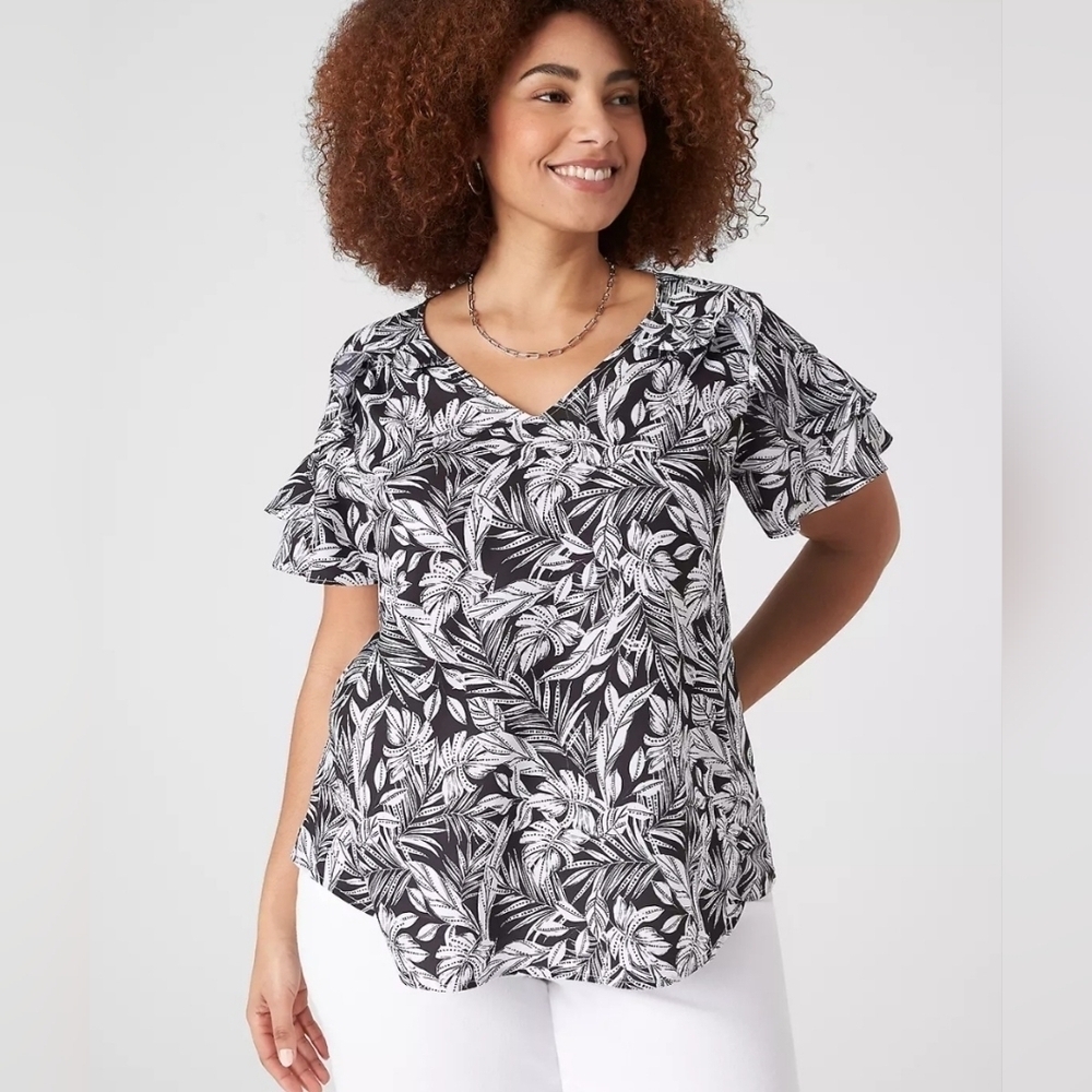 Lane Bryant Size 28 (4X) V-neck Black White tropical Leaves Maui print Ruffle